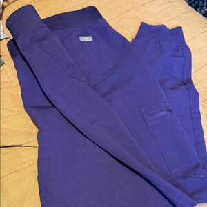 Figs Zamora joggers PURPLE JAM regular length and inseam